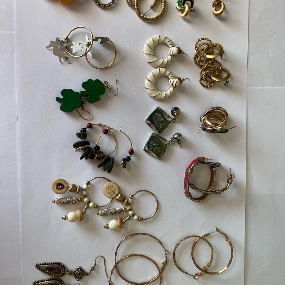 Bundle of 16 pairs vintage Gold and silver toned earrings